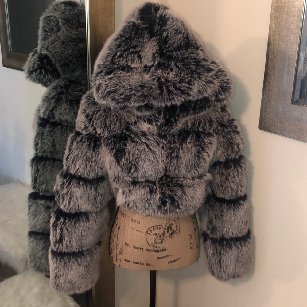 LUXURY CROP FAUX FUR JACKET